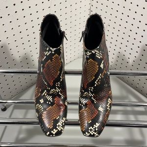 Circus by Sam Edelman Women’s zip faux snakeskin Boots size 7.5 Medium